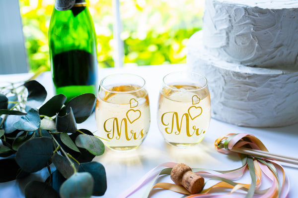 Personalized Mr and Mrs Wedding Stemless Wine Glass