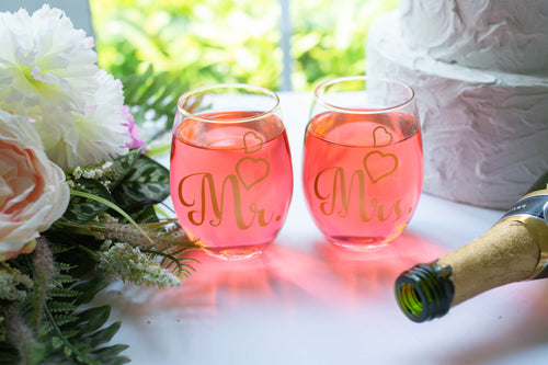 Personalized Mr and Mrs Wedding Stemless Wine Glass